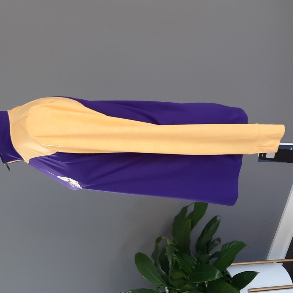 Minnesota Vikings top - Picture 2 of 13